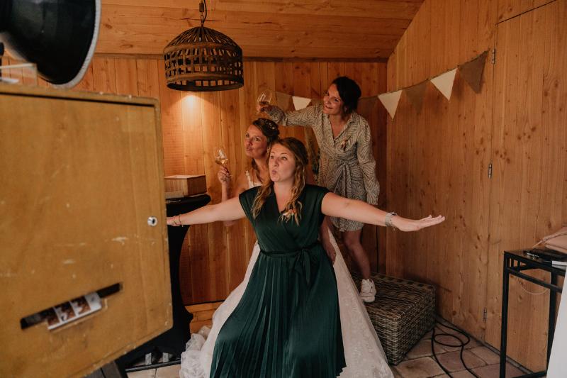 1945-1509239107.nl_photobooth_trouwen_11